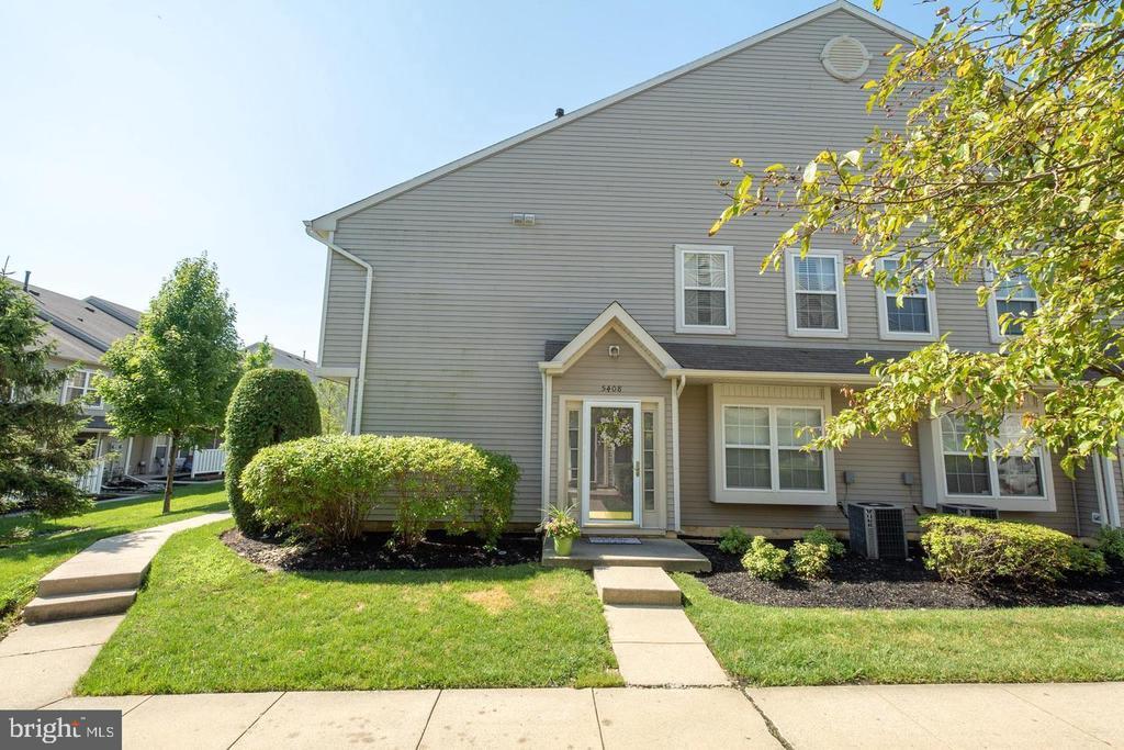 Primary Photo - 5408 Essex Ln