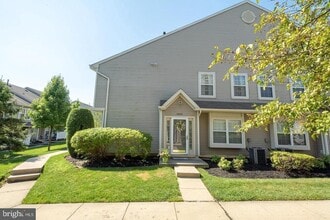 Building Photo - 5408 Essex Ln