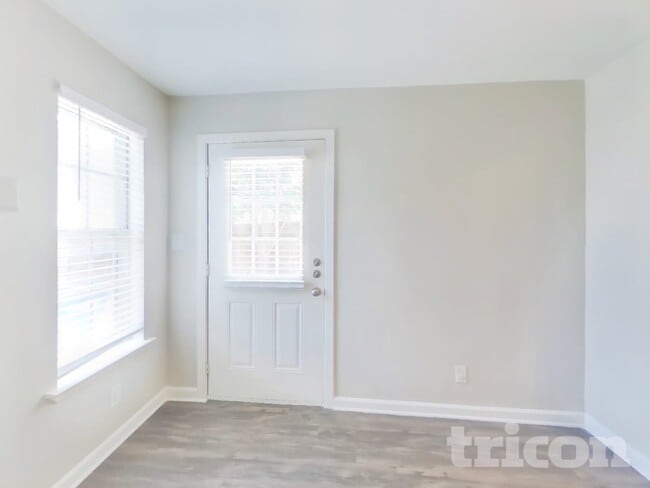 Building Photo - 1712 Hartford Dr