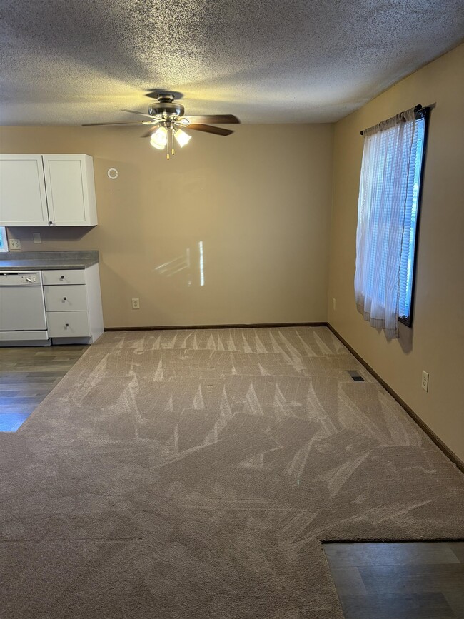 Foto del edificio - 2232 Nuttman Ave