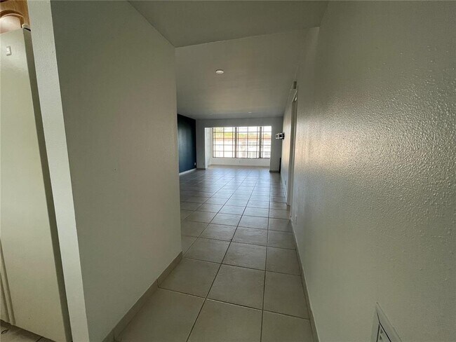 Building Photo - 8340 Sands Point Blvd