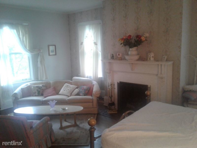 Primary Photo - 209 E Frederick St