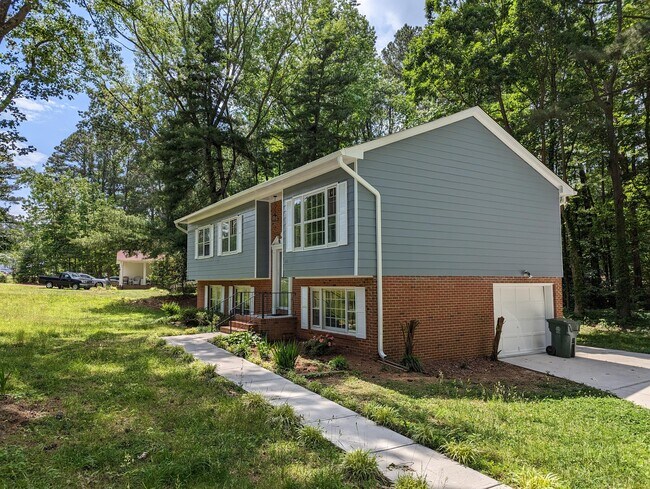 Building Photo - 1214 Cedar Creek Dr