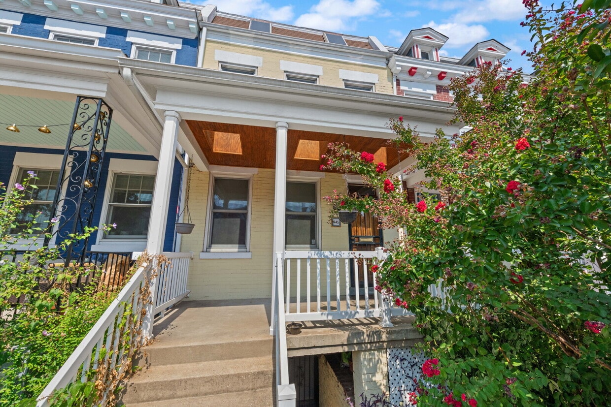 Photo - 445 Newton Place NW