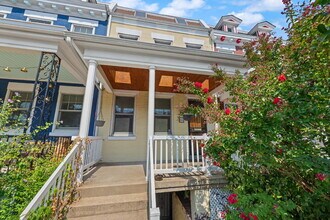 Building Photo - 445 Newton Pl NW