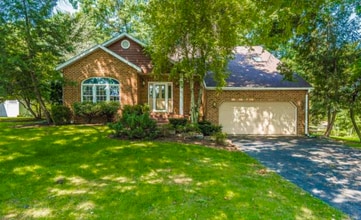 Building Photo - 233 Jackson Ave