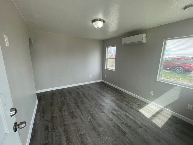 Foto del edificio - Cozy 2-Bedroom with Modern Updates