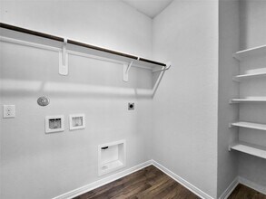 Building Photo - 7603 Thrips Ln