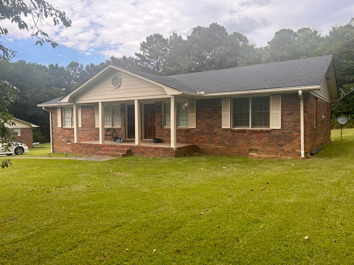 Primary Photo - 3487 Wax Rd SE