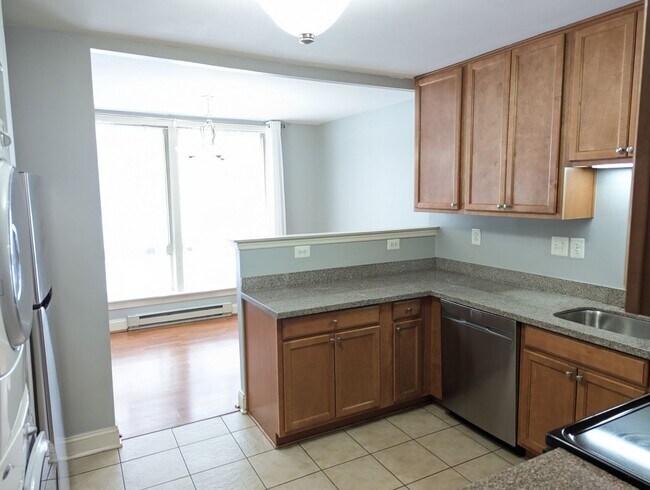 Foto del edificio - Two bedroom first floor condo in Jefferson...