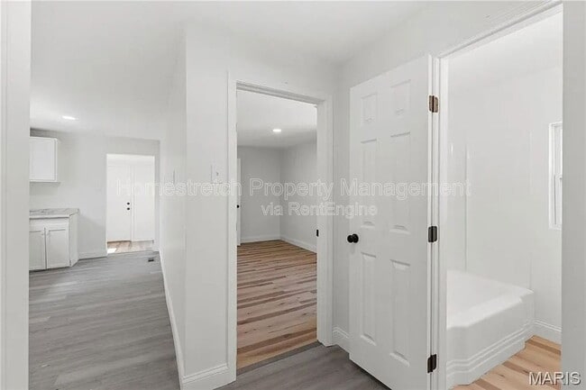 Building Photo - 5021 Davison Ave