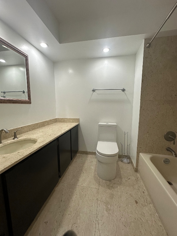 Building Photo - 11 Island Ave