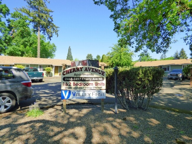 Building Photo - Rent Special: 1/2 Off April's Rent!! 2-bedroom Single Level Apartment