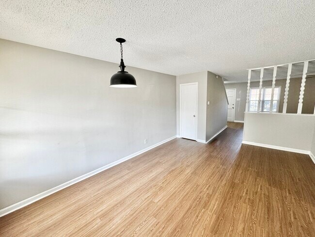 Foto del edificio - 5426 Gatehoyse Drive