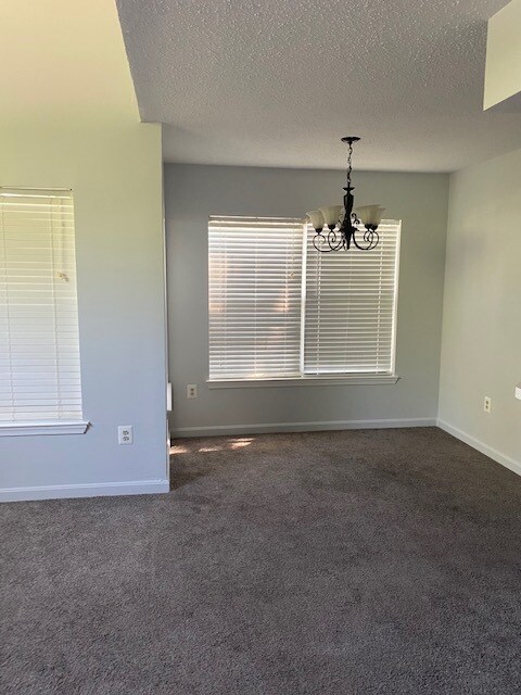 Comedor - 10304 Westridge Dr