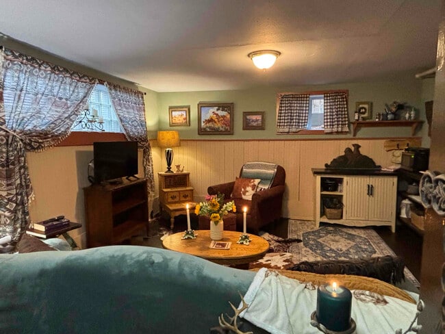 Foto del edificio - 425 S Washington St