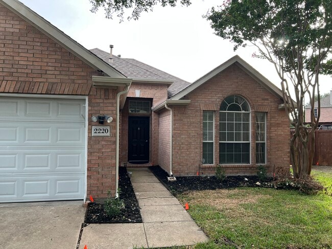 Building Photo - 2220 Tralee Cir