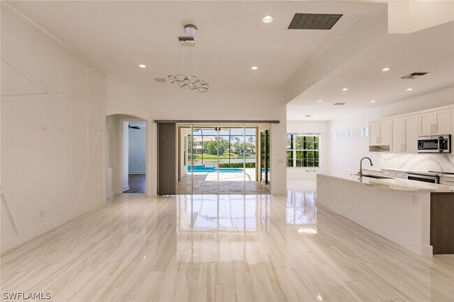 Foto del edificio - 15950 Delasol Ln