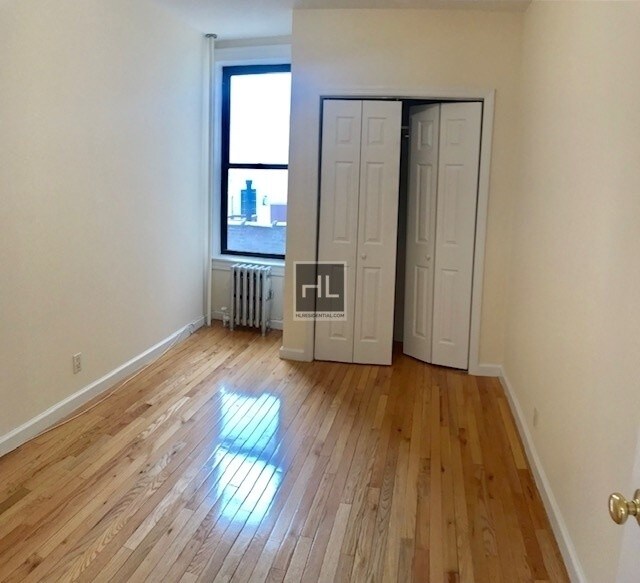 Building Photo - 48 STREET & Skillman Ave