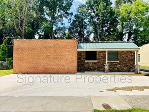 1821 Seymour Dr