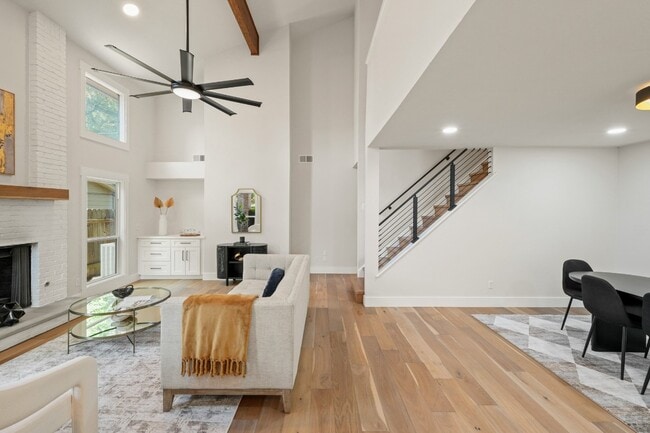 Foto del edificio - 8138 Forest Mesa Dr