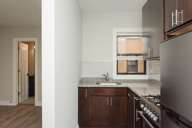 Foto del edificio - 533 W Belden Ave