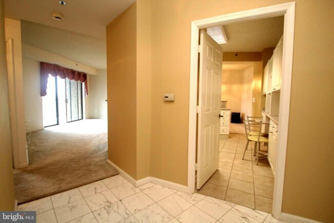 Building Photo - 3200 N Leisure World Blvd