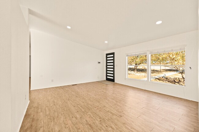 Foto del edificio - 62851 Aberdeen Dr