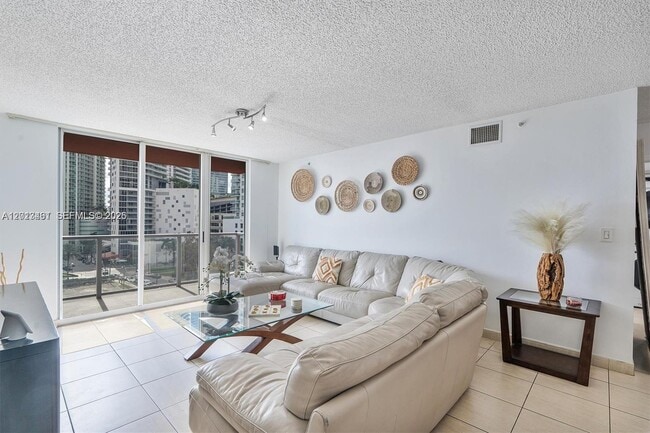 Foto del edificio - 1155 Brickell Bay Dr