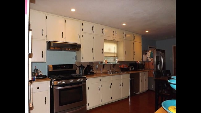 Building Photo - 1939 Gaylord Dr