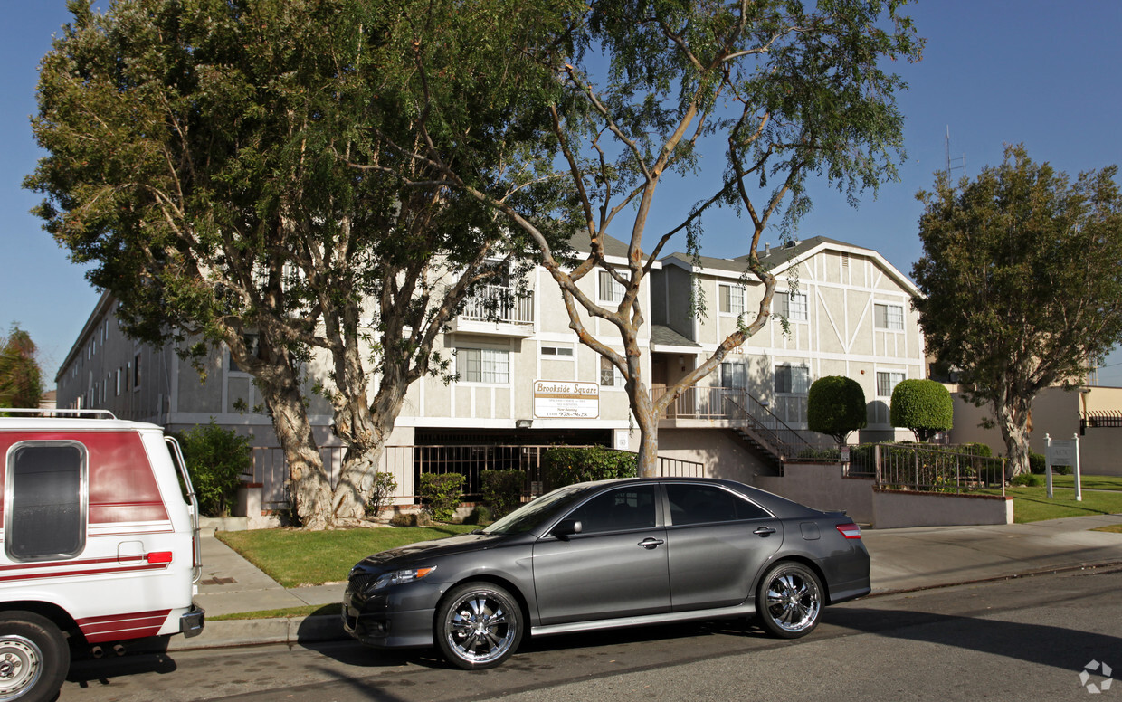 Primary Photo - Brookside Square Apartments