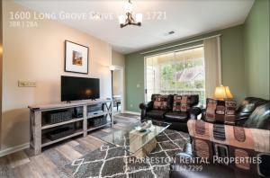 Foto principal - 1600 Long Grove Dr