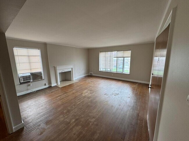 Foto del edificio - 18 N Huron Ave