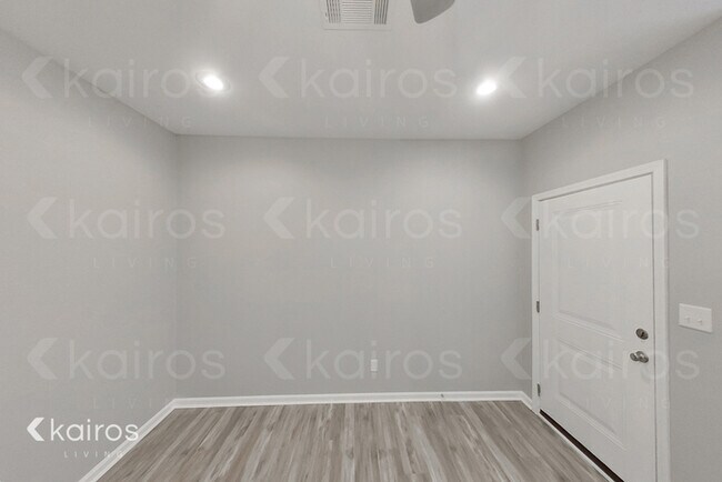 Foto del edificio - 2006 Jr Deputy Rd