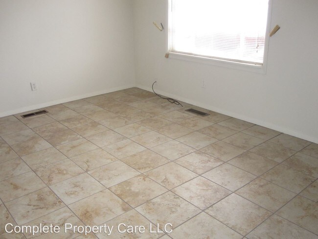 Building Photo - 1514 E Lowell St