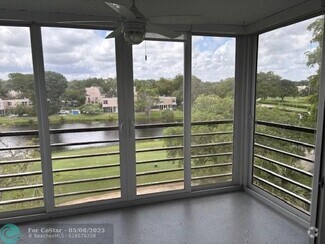 Building Photo - 1811 Sabal Palm Dr