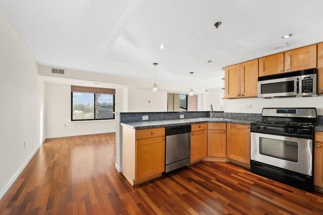 Photo - 700 1st St House