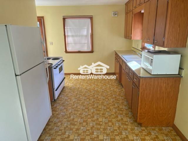 Foto del edificio - Available now! Classic 3 bedroom and 3 bathroom single family home in Roseville!!!