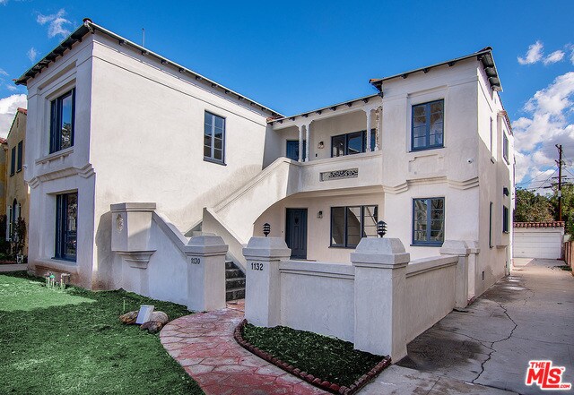 Primary Photo - 1132 S Cloverdale Ave