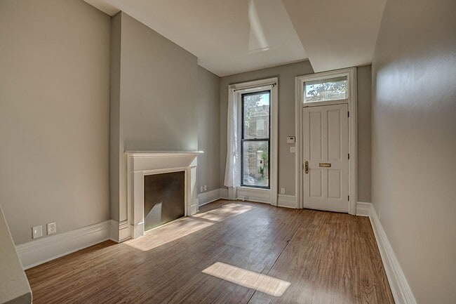 Interior Photo - Chestnut Street