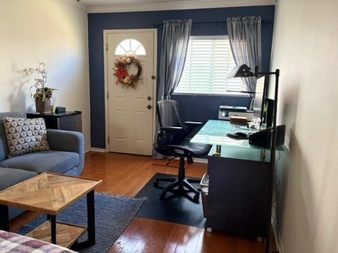 Foto del edificio - 2409 Ives Ln