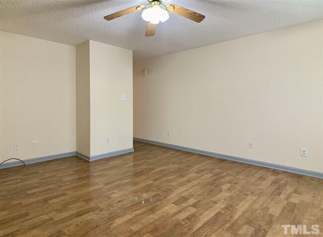 Building Photo - 314 Ivy Dr
