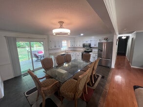 Building Photo - Room in House on Shady Oak Trail
