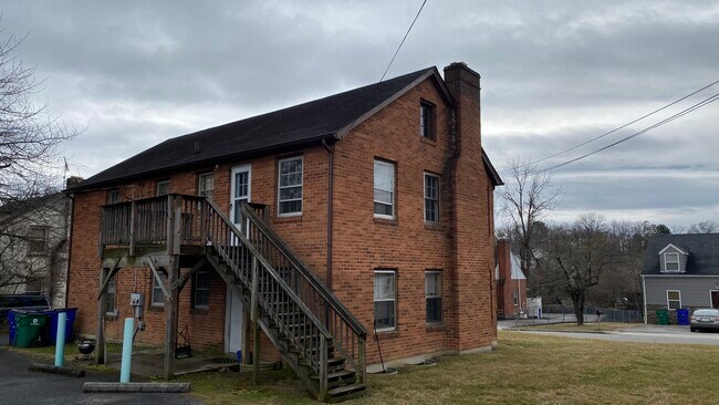 Foto del edificio - 103 Lucas Dr