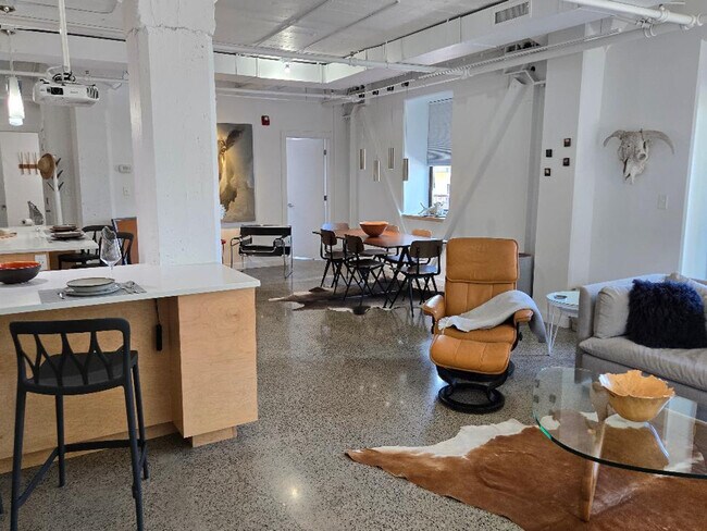 Foto del edificio - 790 Front St