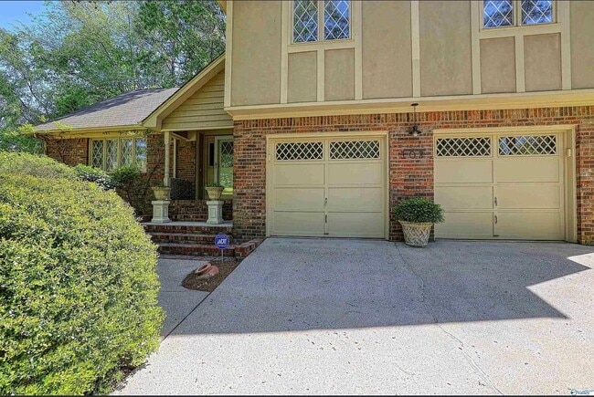 Building Photo - 108 Steele Dr