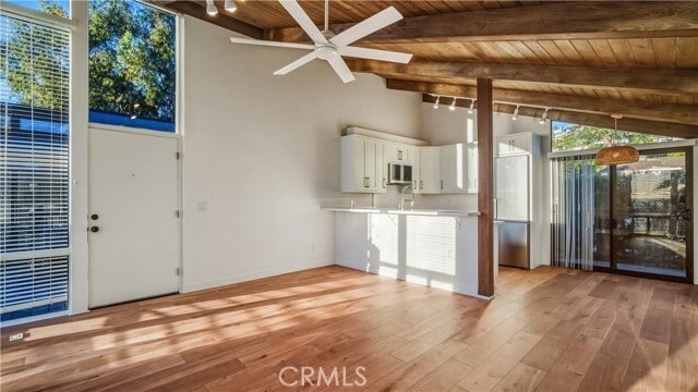 Building Photo - 2101 Glenneyre St