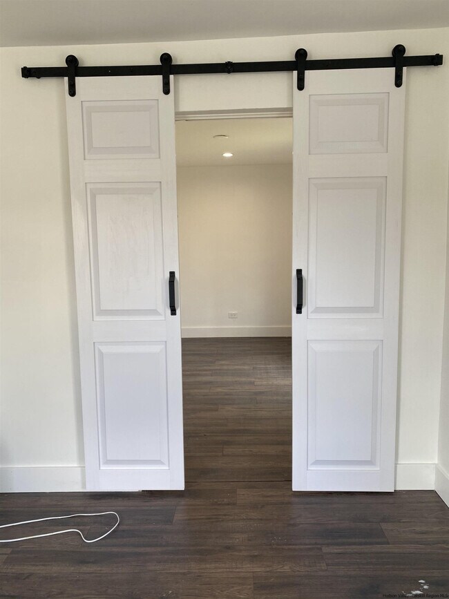 Building Photo - 1465 Creek Locks Rd