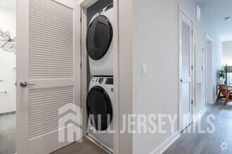 Foto del edificio - 2000 Schindler Dr