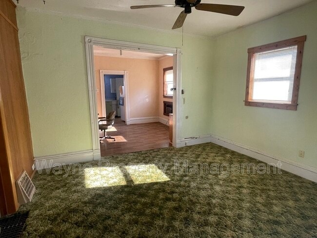 Building Photo - 516 N Cadwell Ave